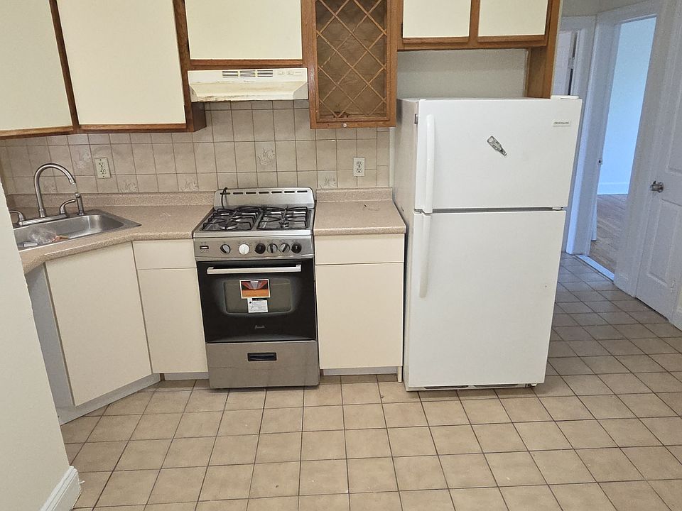 1st image of 18 Audubon Ave Floor 3