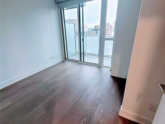 4th image of 7 Grenville St #1911