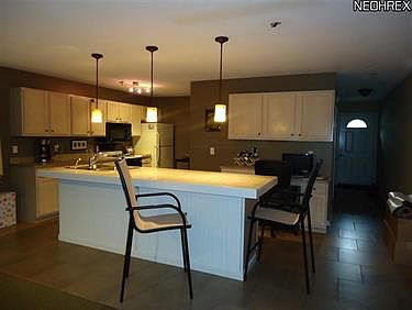 5th image of 4374 Devonshire Dr