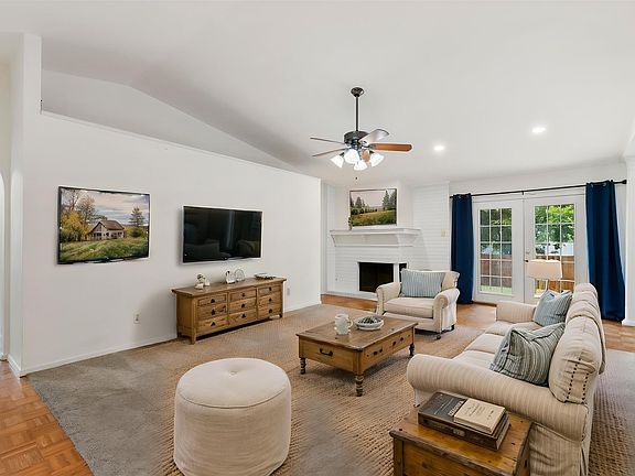 3rd image of 1804 Westwood Cir