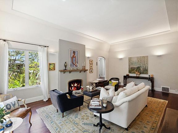 5th image of 1737 Brewster Ave