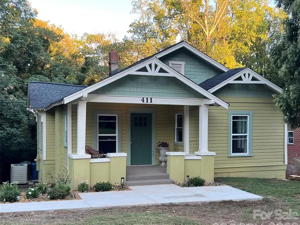 411 4th St SE, Hickory, NC 28602