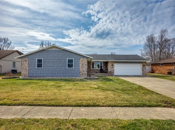 1107 Collins Dr, Effingham, IL 62401