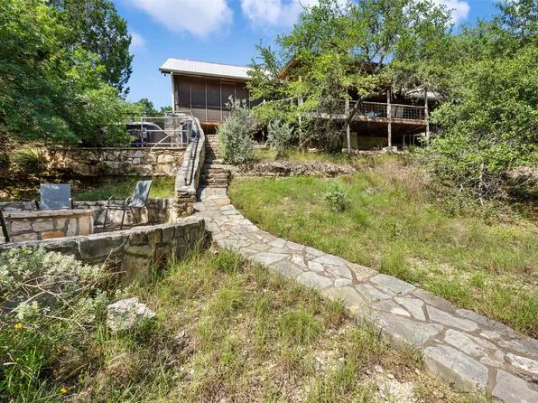 555 Hillsedge Rd, Wimberley, TX 78676