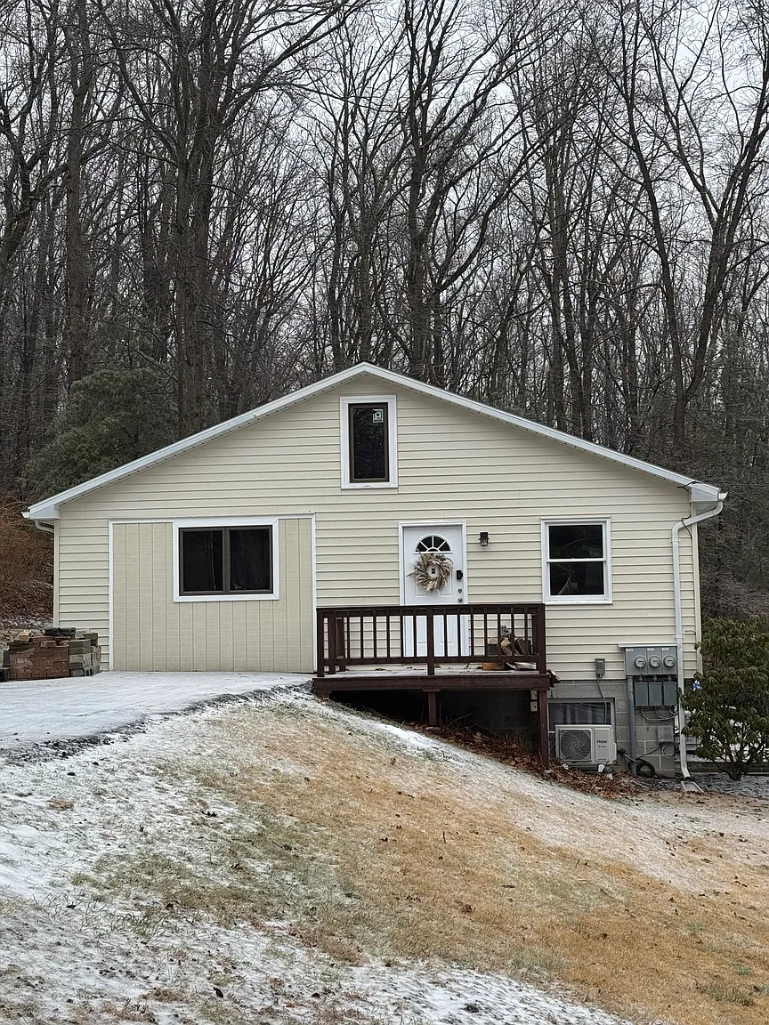 6 Albert Ln #D photo 1