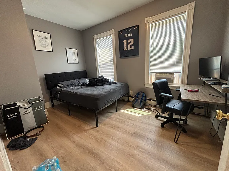 718 E 6th St #3 — Photo 7