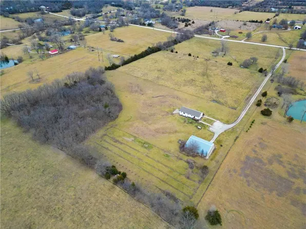 5280 W 255th St, Louisburg, KS 66053