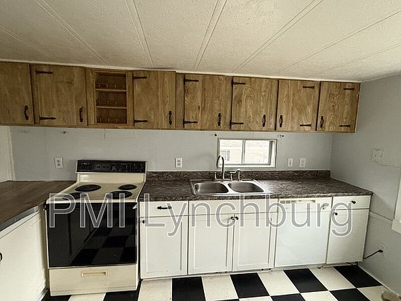 3rd image of 364 Tanglewood Dr