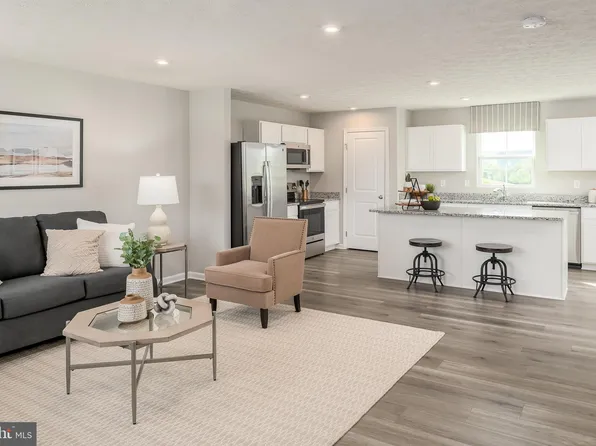 56 Distant View Dr, Hedgesville, WV 25427