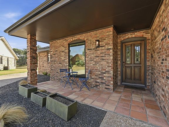 2nd image of 5000 Desert Oak Cir