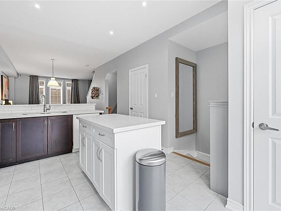 5th image of 4165 Upper Middle Rd #2