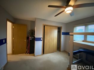 2250 Woodlawn St ROOM 500, Dubuque, IA 52001