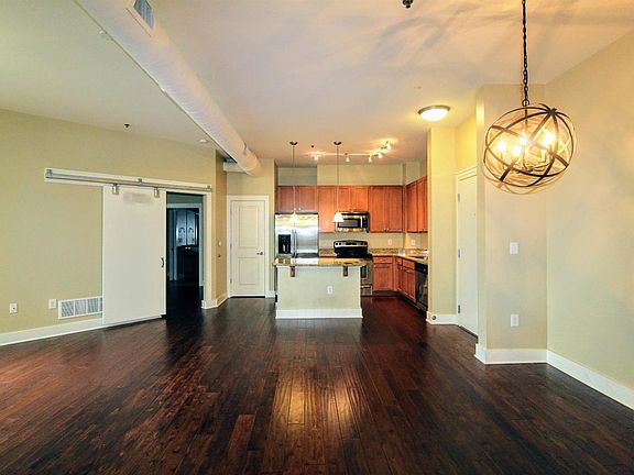 3rd image of 220 Cedar St #206