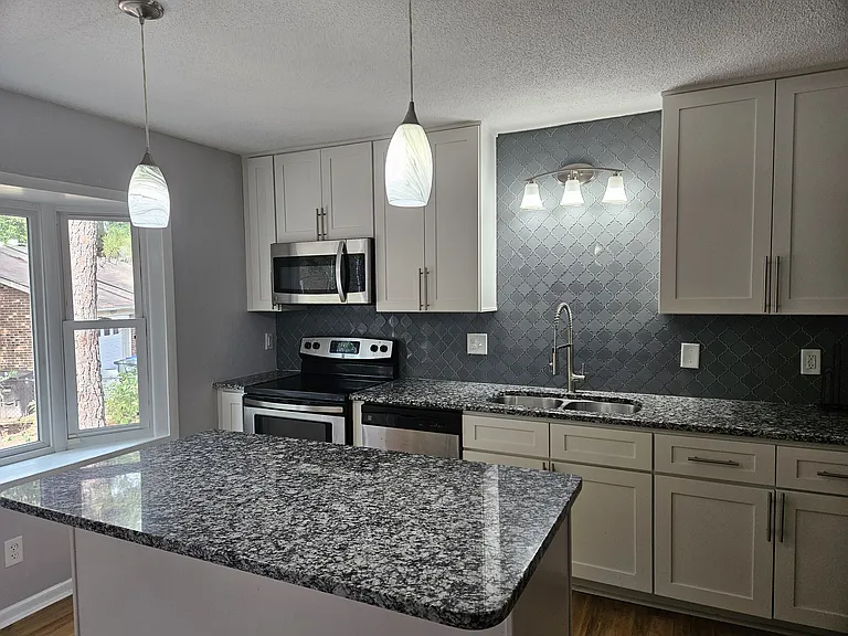 402 Lotus Dr — Photo 9