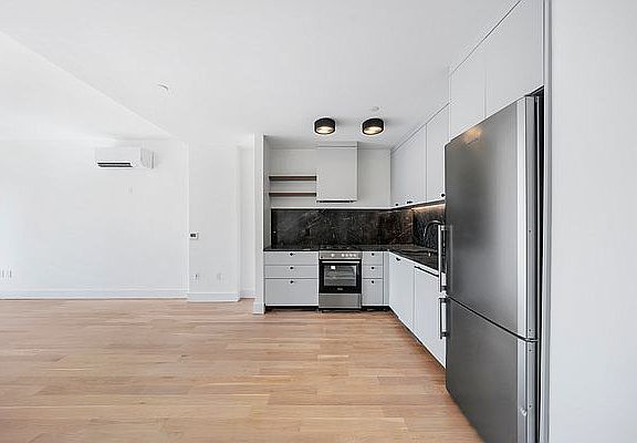 5th image of 250 Gold St #108