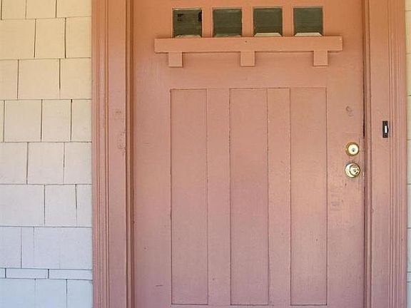 3rd image of 1009 Yale St