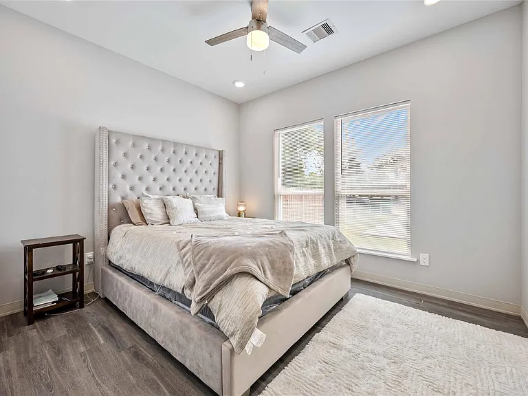 8009 Sterlingshire St #B — Photo 9