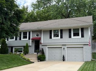 10590 Bradshaw St, Overland Park, KS 66215
