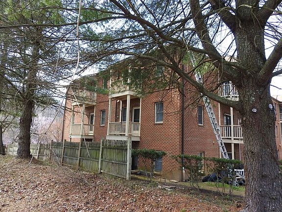 2nd image of 1325 Branchlands Dr APT C