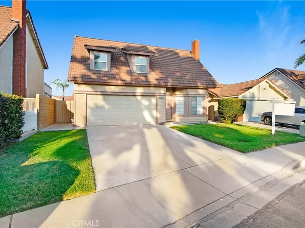11321 Oakwood Dr, Fontana, CA 92337