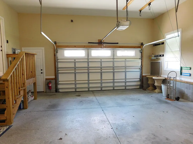 101 Staffordshire Dr — Photo 58