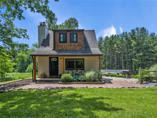 8041 Donovan Rd, Dexter, MI 48130