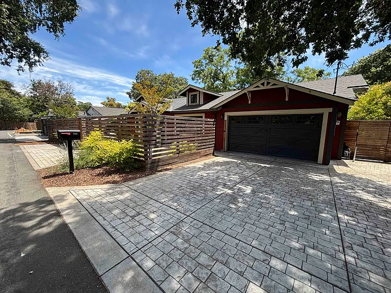 193 Alderwood Rd — Photo 20
