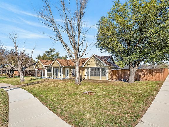 3rd image of 1889 Tree Crest Dr