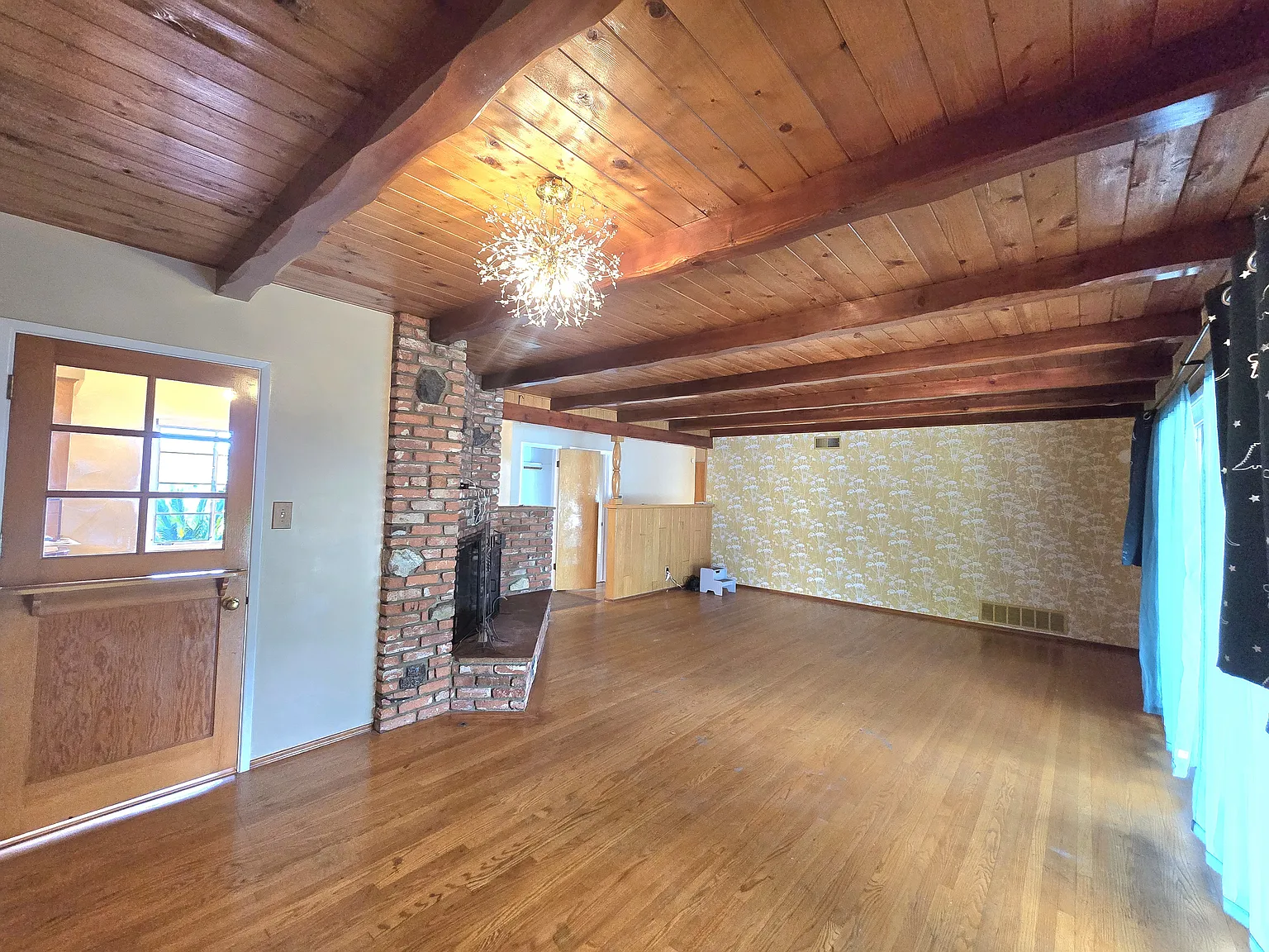 4 bed, 1788 sqft, $3,600 — Photo 4
