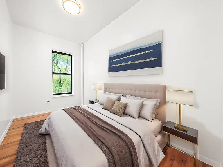 115 Perry St #4C — Photo 2