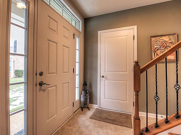 2nd image of 121 Siena Ln