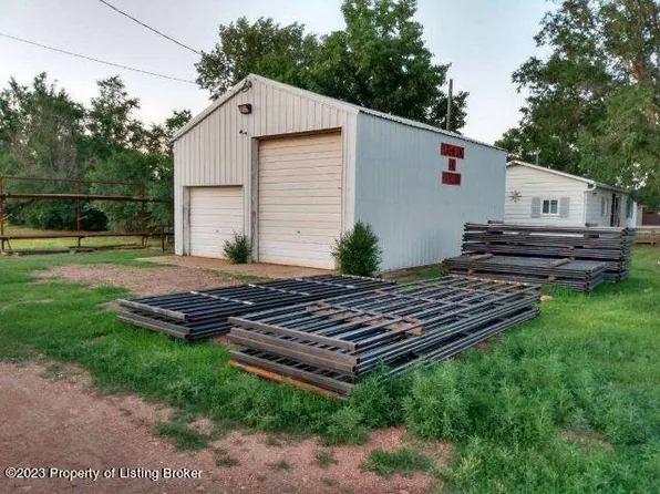 211 N Bismarck St, Hebron, ND 58638