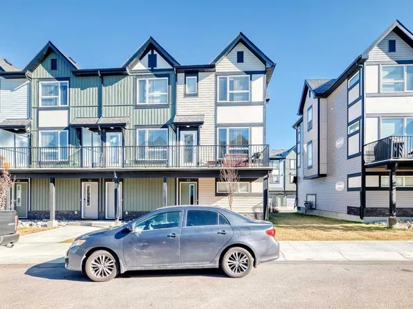 30 SW Evanscrest Park NW, Calgary, AB T3P 1R3
