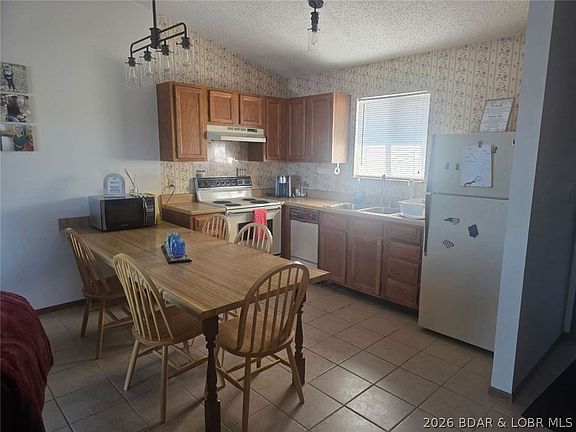 3rd image of 5499 Three Seasons Rd #C13