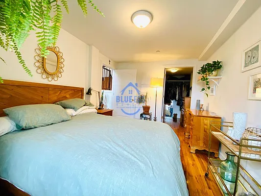 Rented by Blue Egg Realty Corp | media 10