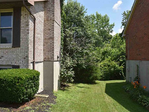 3rd image of 3499 Meadowlark Dr