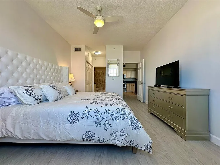 651 Okeechobee Blvd #1204 — Photo 7