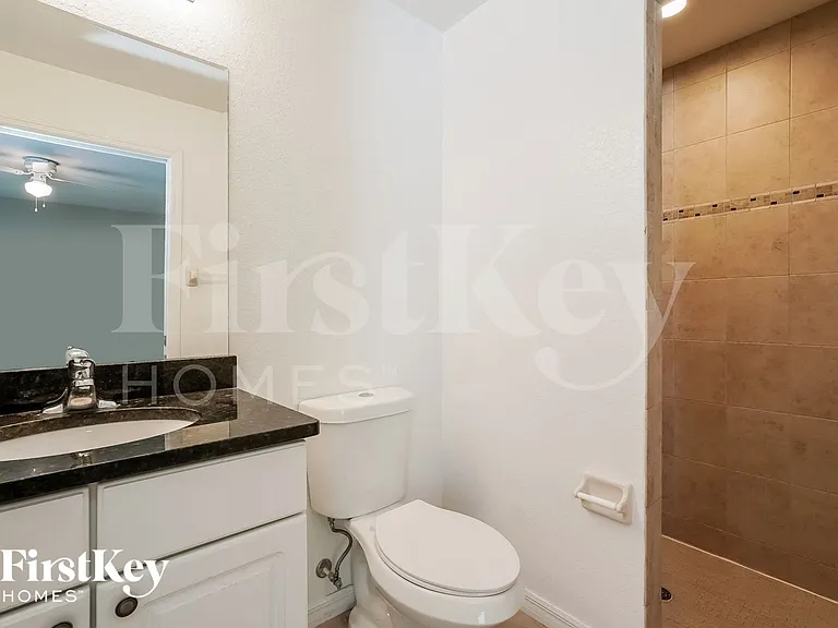 12246 Gulfstream Blvd — Photo 10