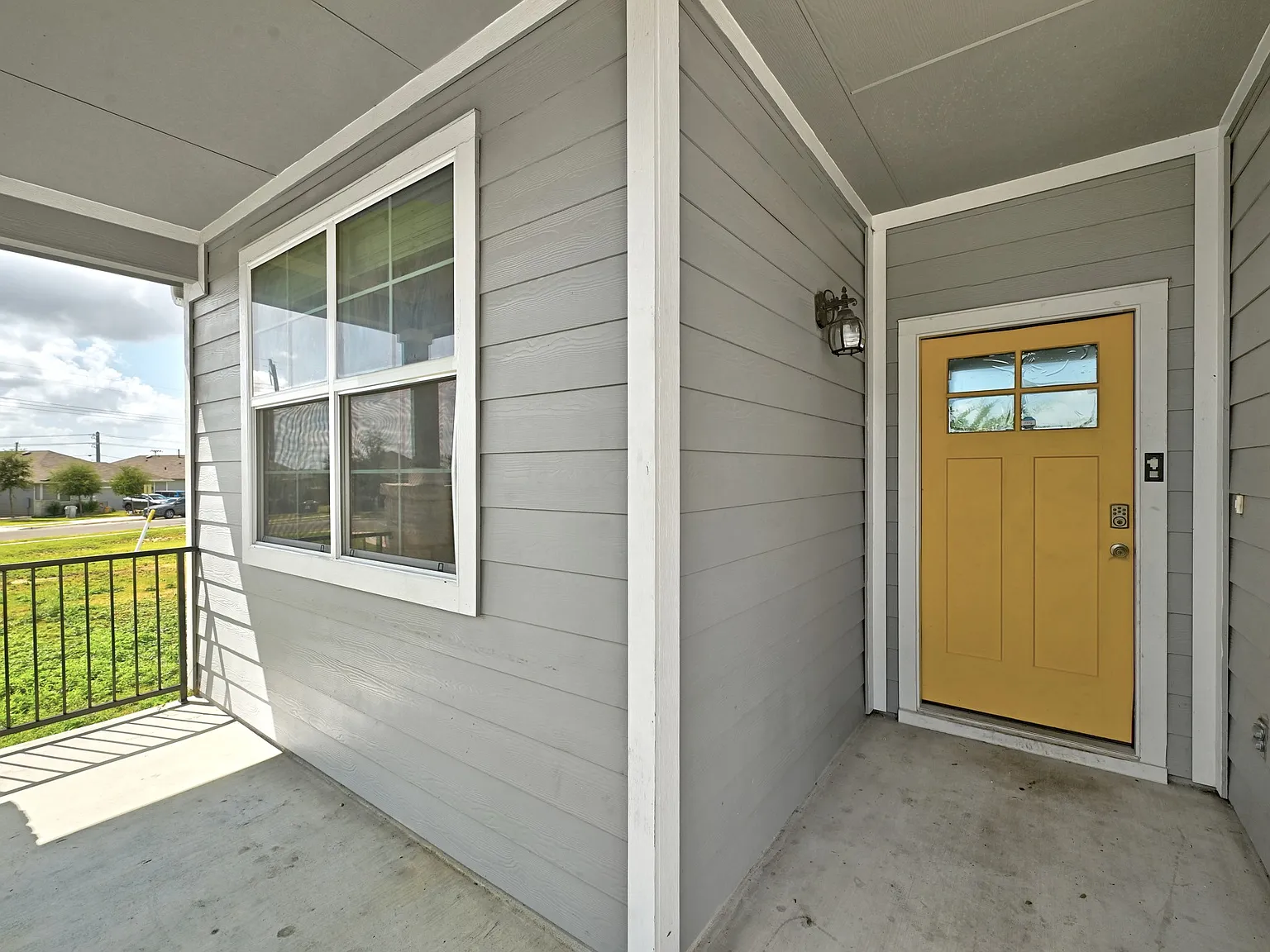4 bed, 1852 sqft, $1,995 — Photo 2