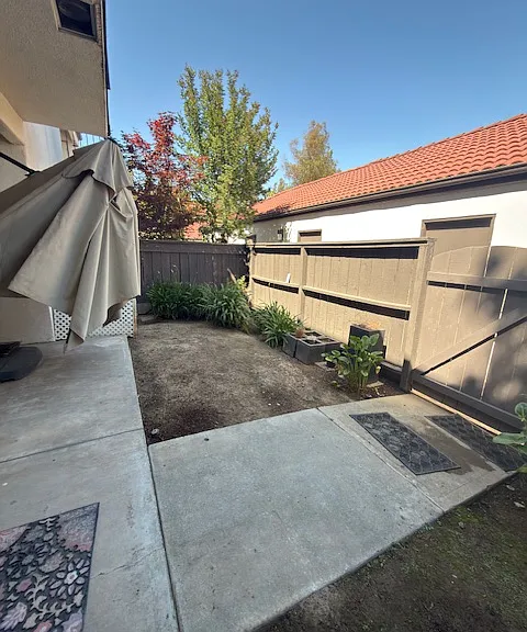 8147 N Cedar Ave #107 — Photo 18