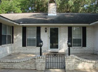 105 Galloway St, Yoakum, TX 77995