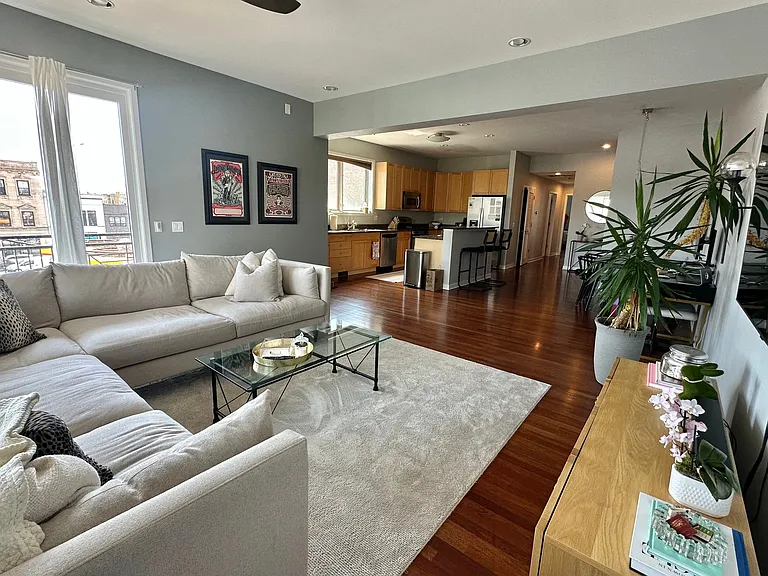 1616 N Western Ave #2A — Photo 3