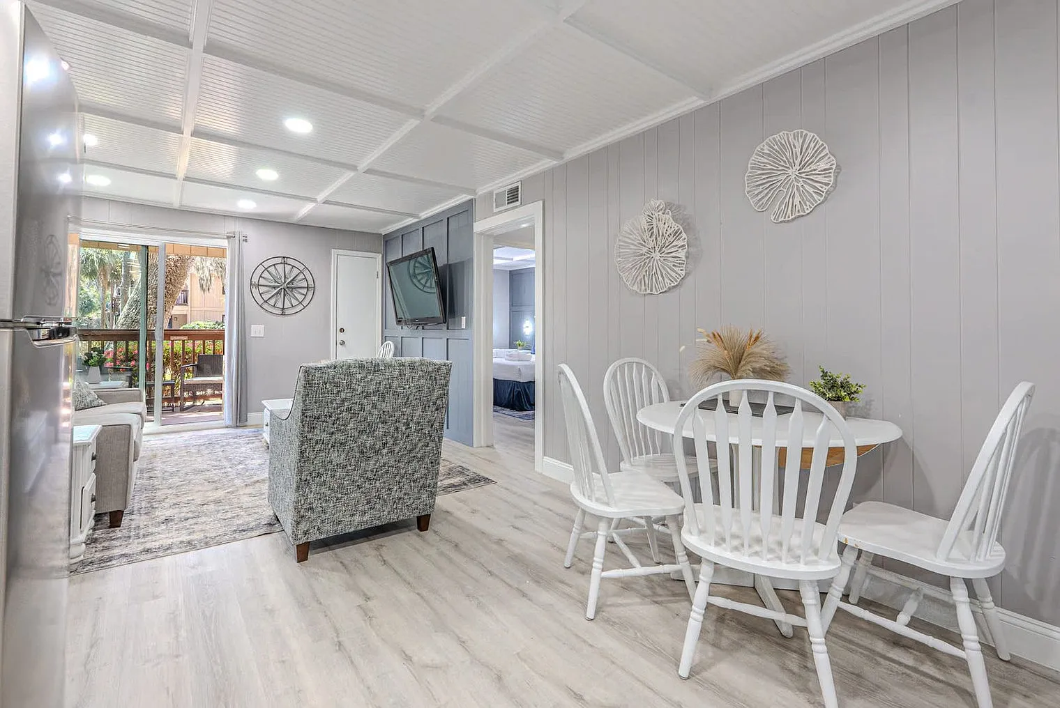 2 bed, 2.0 bath, 742 sqft, $2,369 — Photo 4