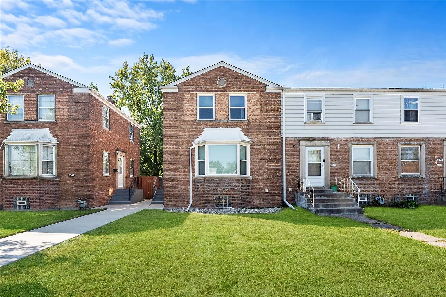 1380 Wentworth Ave photo 1