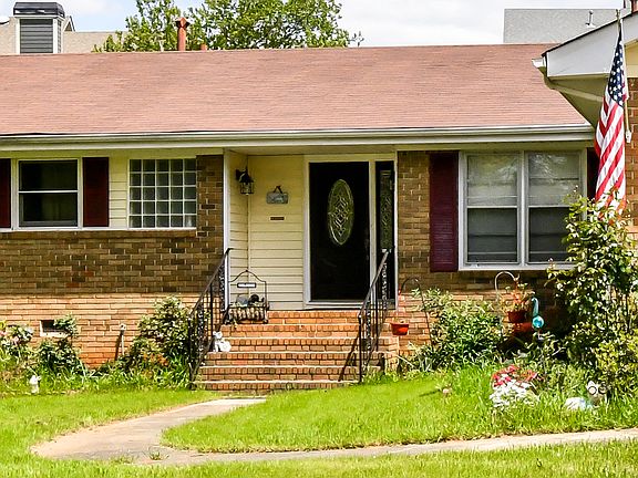 4th image of 232 Angla Dr SE