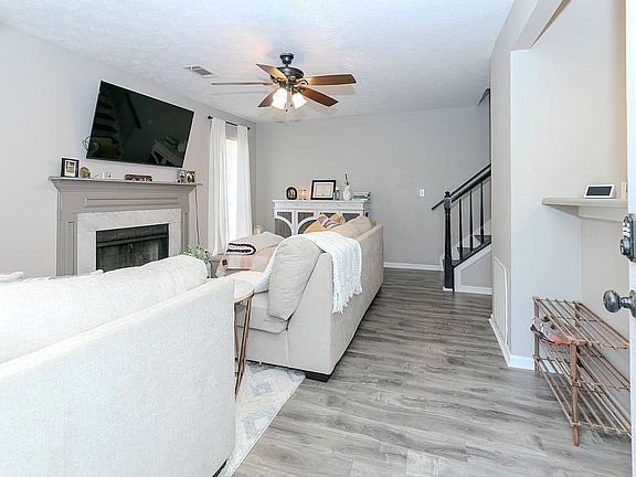 5th image of 1067 Dover Way