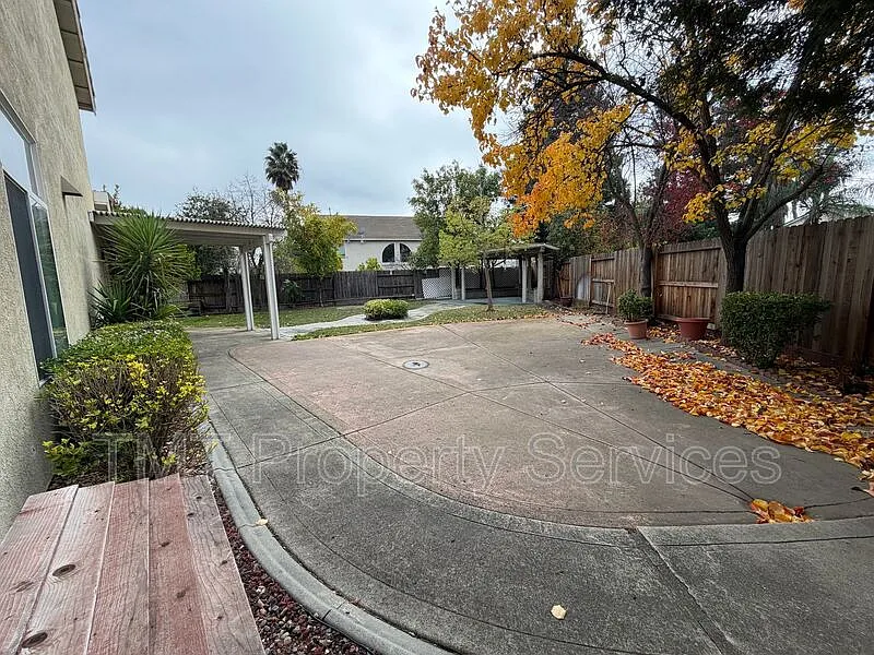 70 Jade Tree Cir photo 1