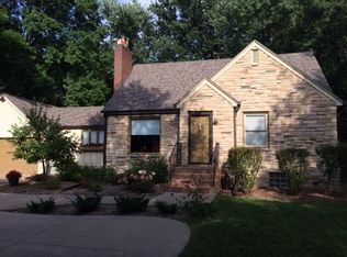 2121 Hopkins Xrd, Minnetonka, MN 55305