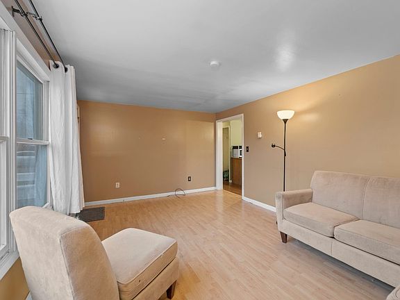 5th image of 160 W Main St