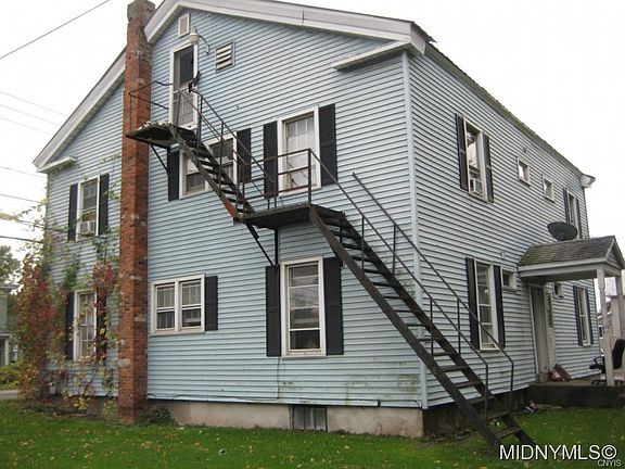 4th image of 3871 Oneida St